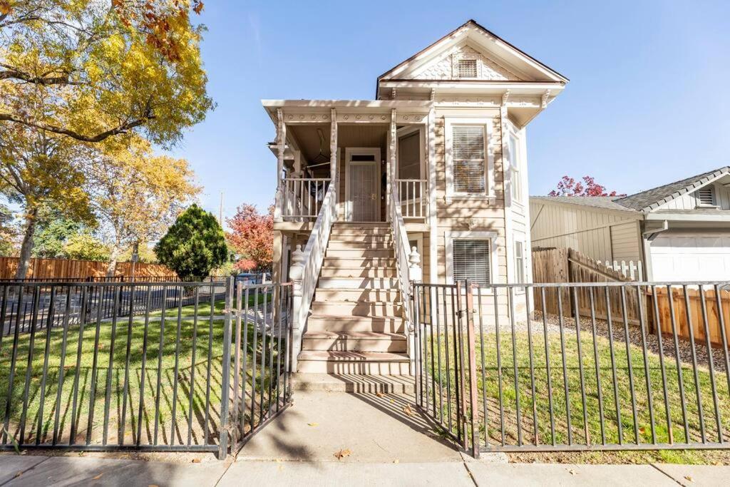 A+ 2 Bedroom Victorian Home Away From Home ساكرامنتو المظهر الخارجي الصورة